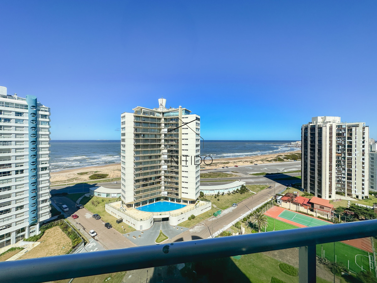 Apartamento ID.129 - Apartamento en Brava, piso alto, 2 dormitorios más dependencia