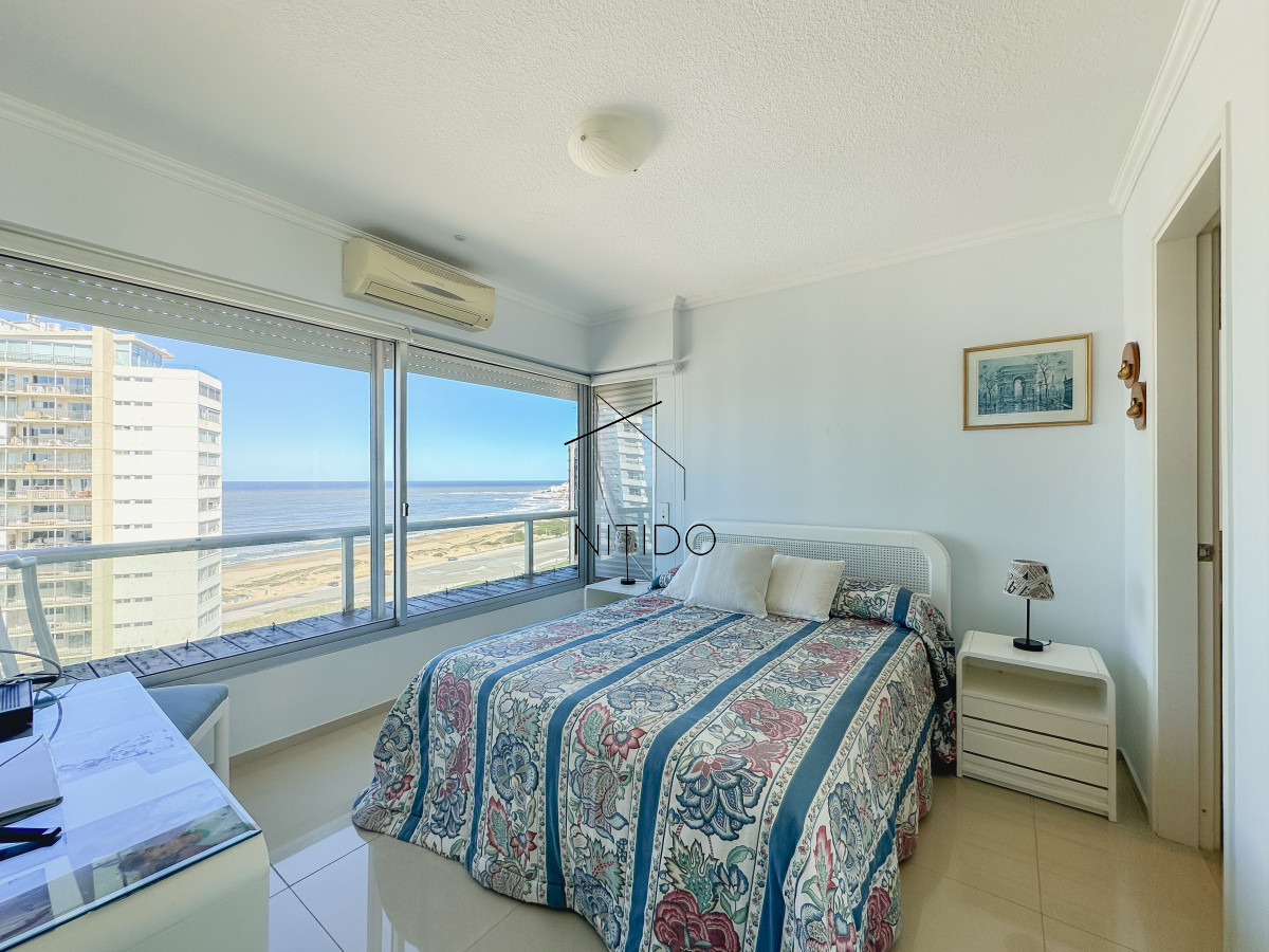 Apartamento ID.129 - Apartamento en Brava, piso alto, 2 dormitorios más dependencia
