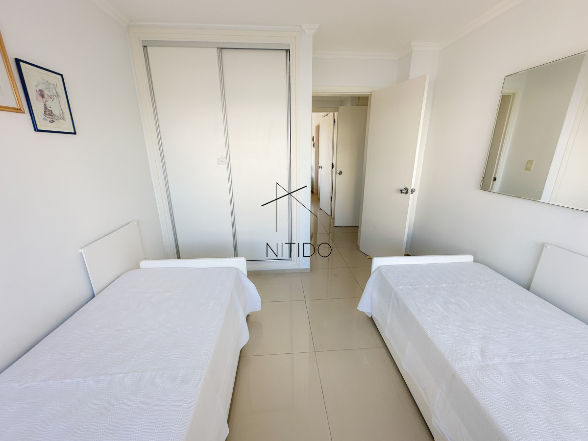 Apartamento ID.129 - Apartamento en Brava, piso alto, 2 dormitorios más dependencia