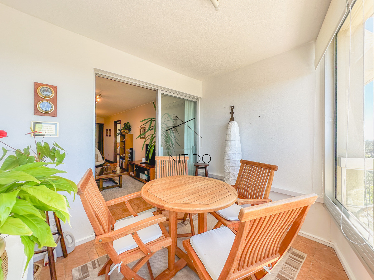 Apartamento ID.297 - Apartamento en Roosevelt, piso alto, 2 dormitorios más dependencia