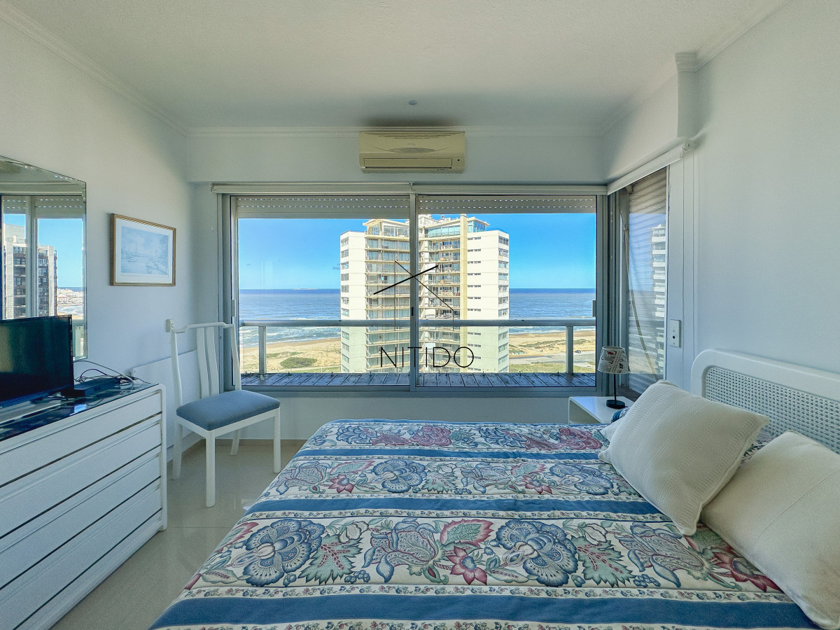 Apartamento ID.129 - Apartamento en Brava, piso alto, 2 dormitorios más dependencia