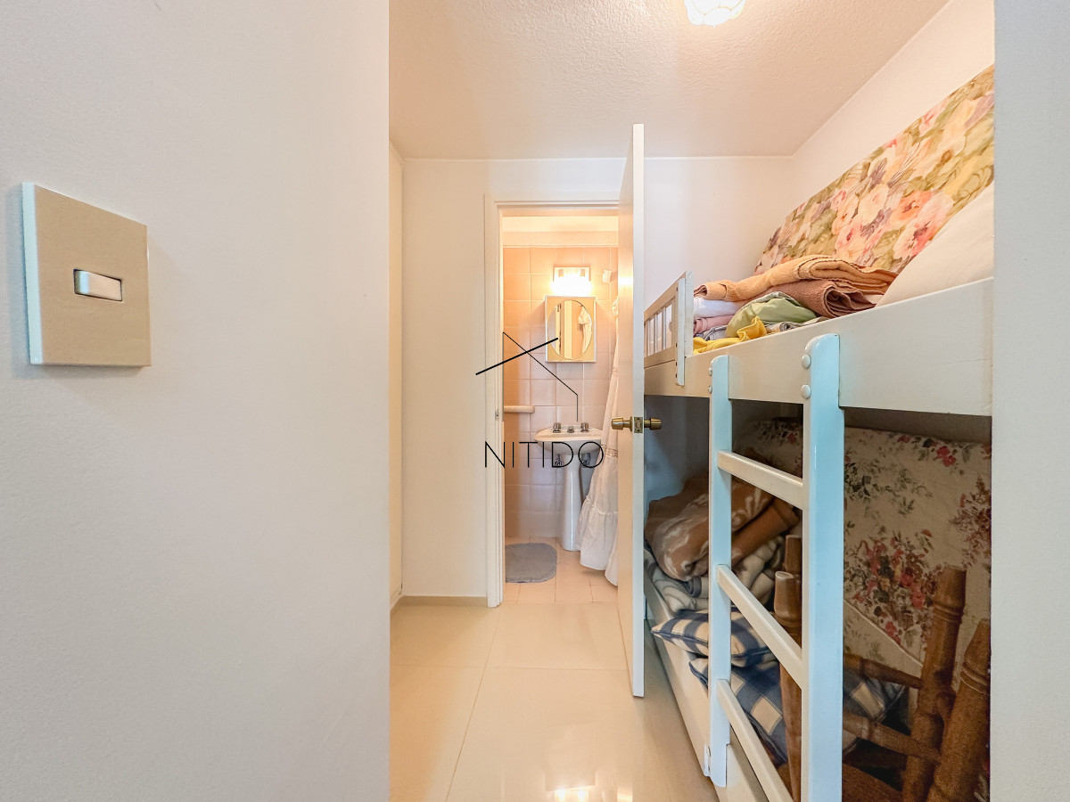 Apartamento ID.129 - Apartamento en Brava, piso alto, 2 dormitorios más dependencia