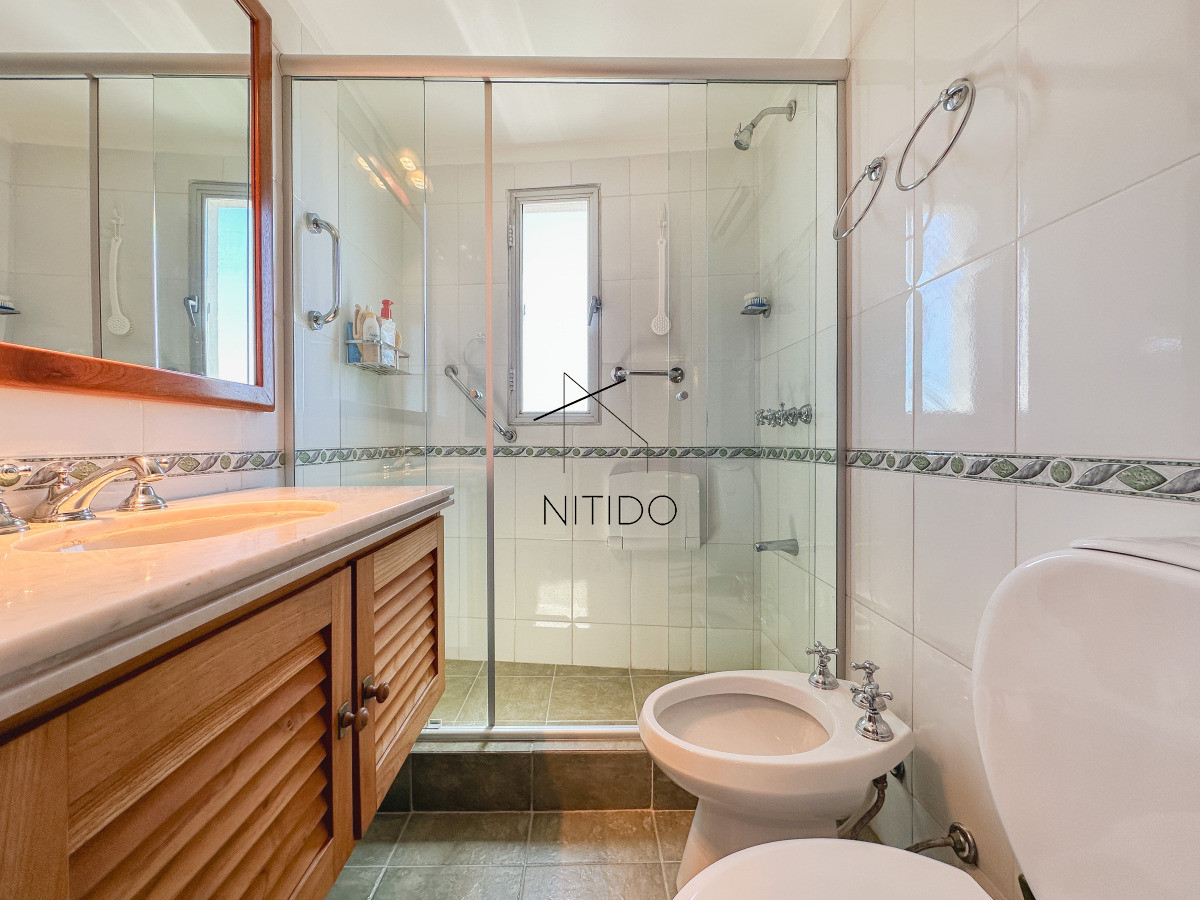 Apartamento ID.297 - Apartamento en Roosevelt, piso alto, 2 dormitorios más dependencia