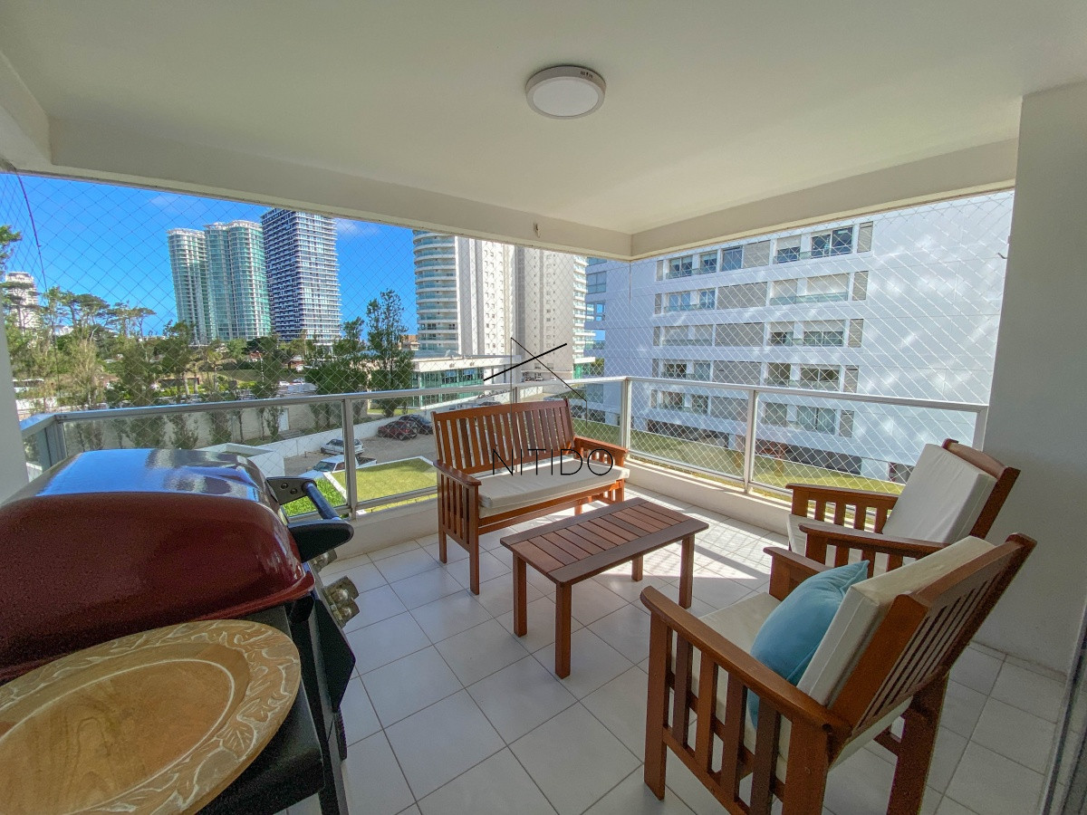 Apartamento ID.279 - Mansa, apartamento en primera linea de 3 dormitorios mas dependencia