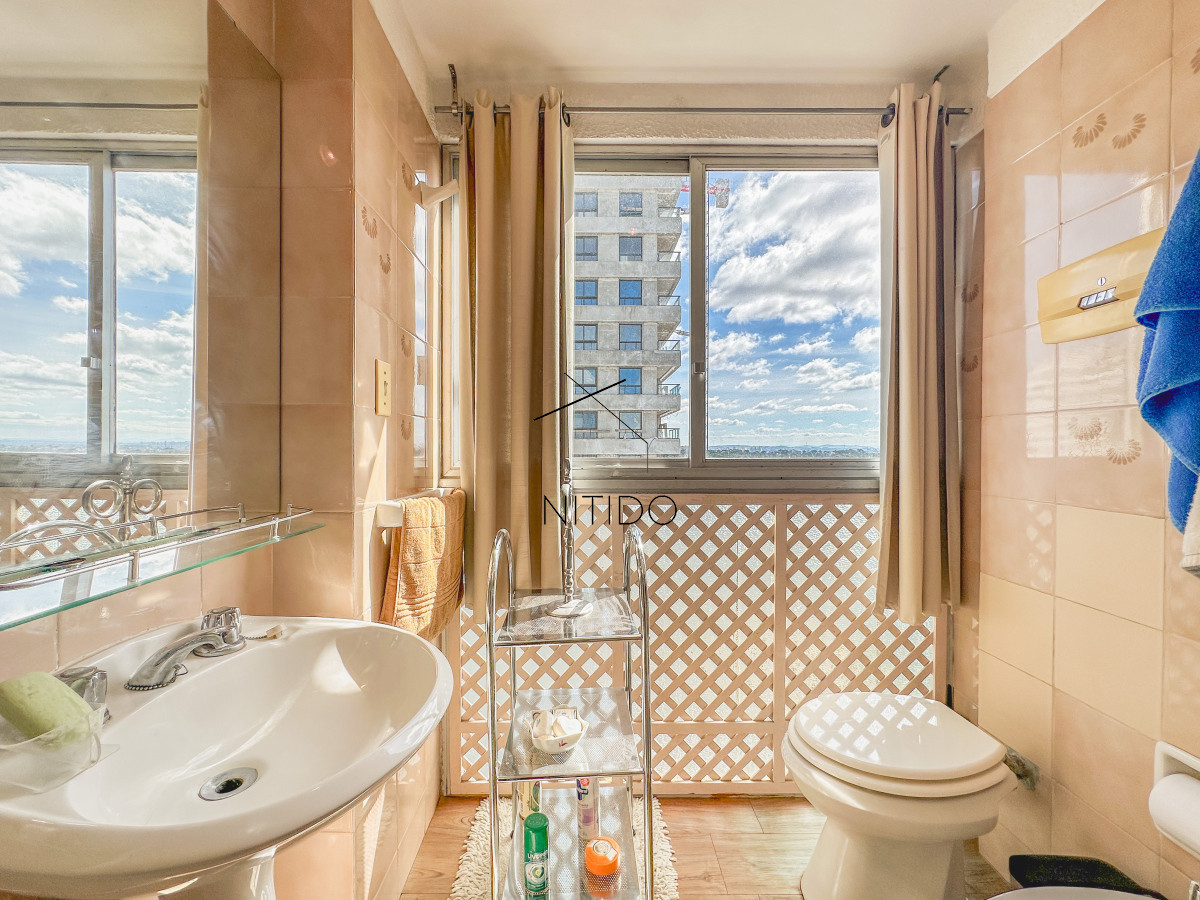 Apartamento ID.134 - Apartamento en Roosevelt, piso alto de 2 dormitorios