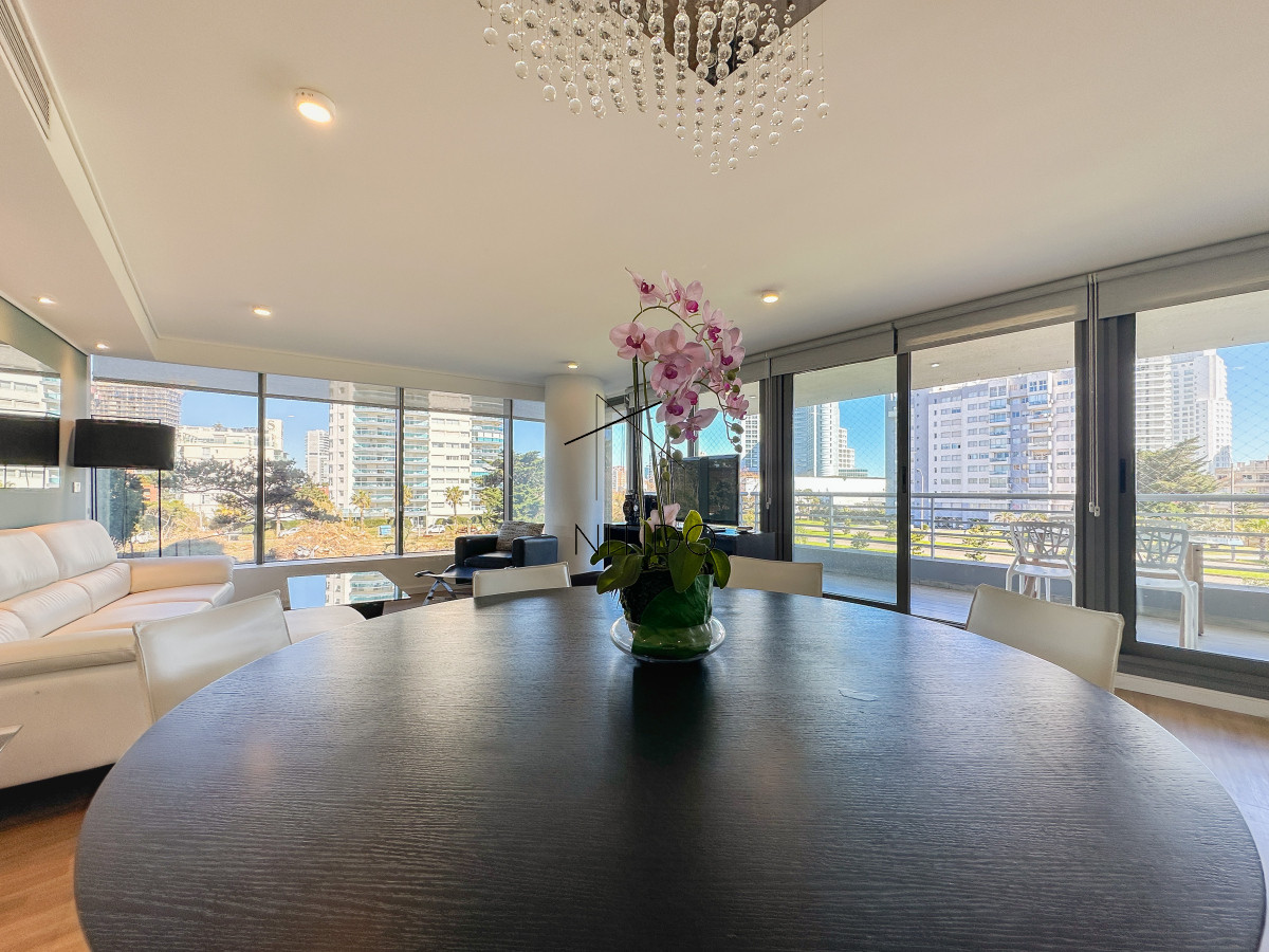 Apartamento ID.132 - Apartamento en Mansa, 3 suites más toilette