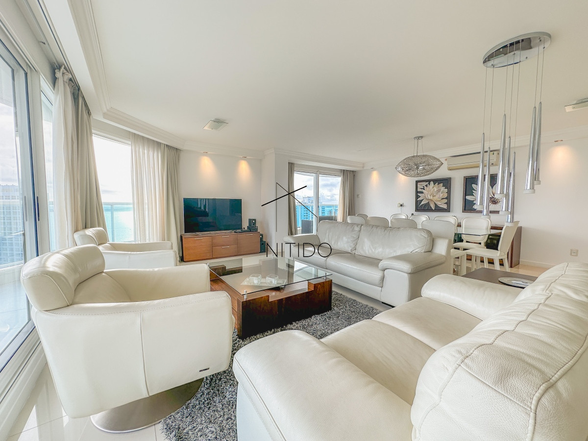 Apartamento ID.118 - Apartamento de 3 suites más dependencia en Mansa