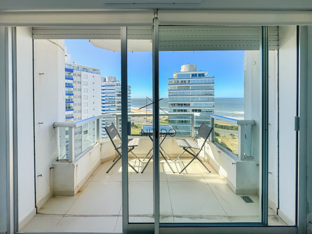 Apartamento ID.129 - Apartamento en Brava, piso alto, 2 dormitorios más dependencia
