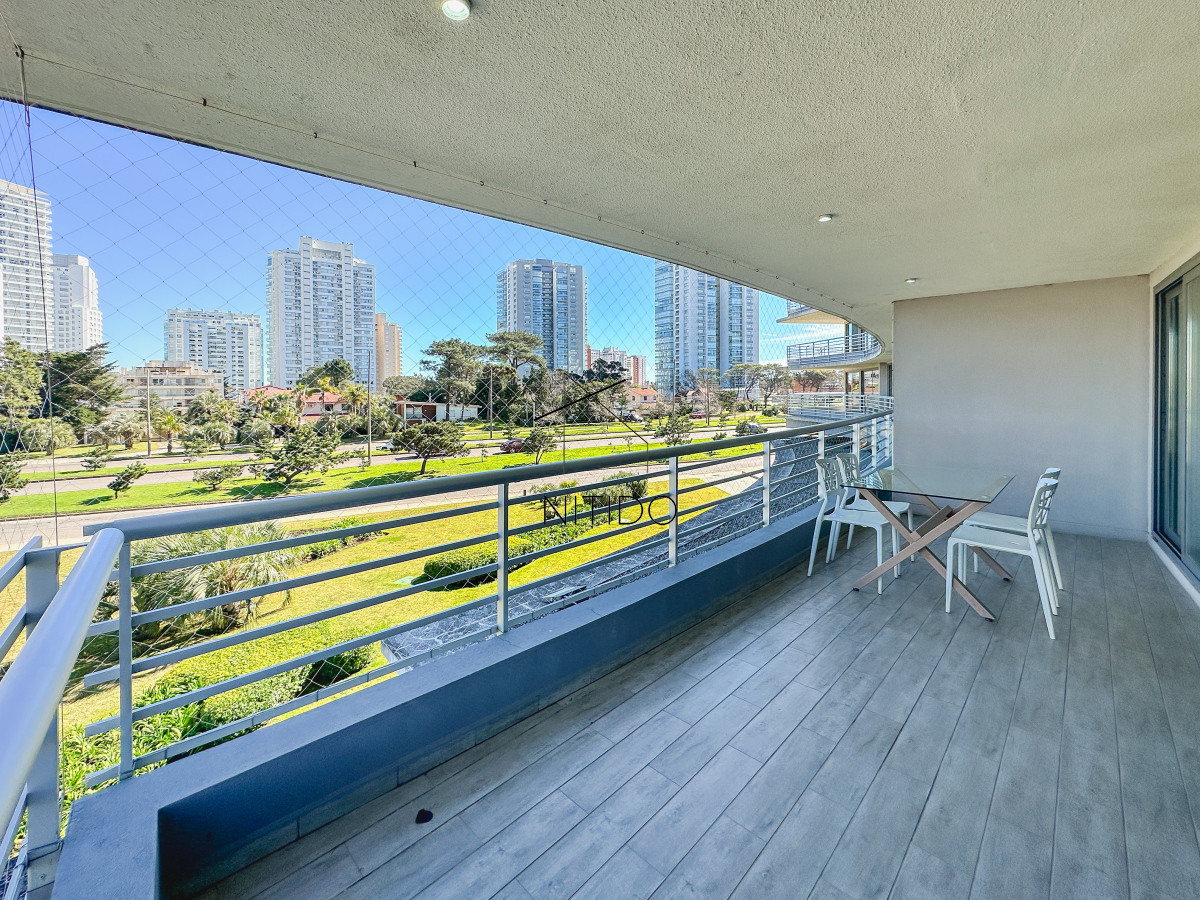 Apartamento ID.132 - Apartamento en Mansa, 3 suites más toilette