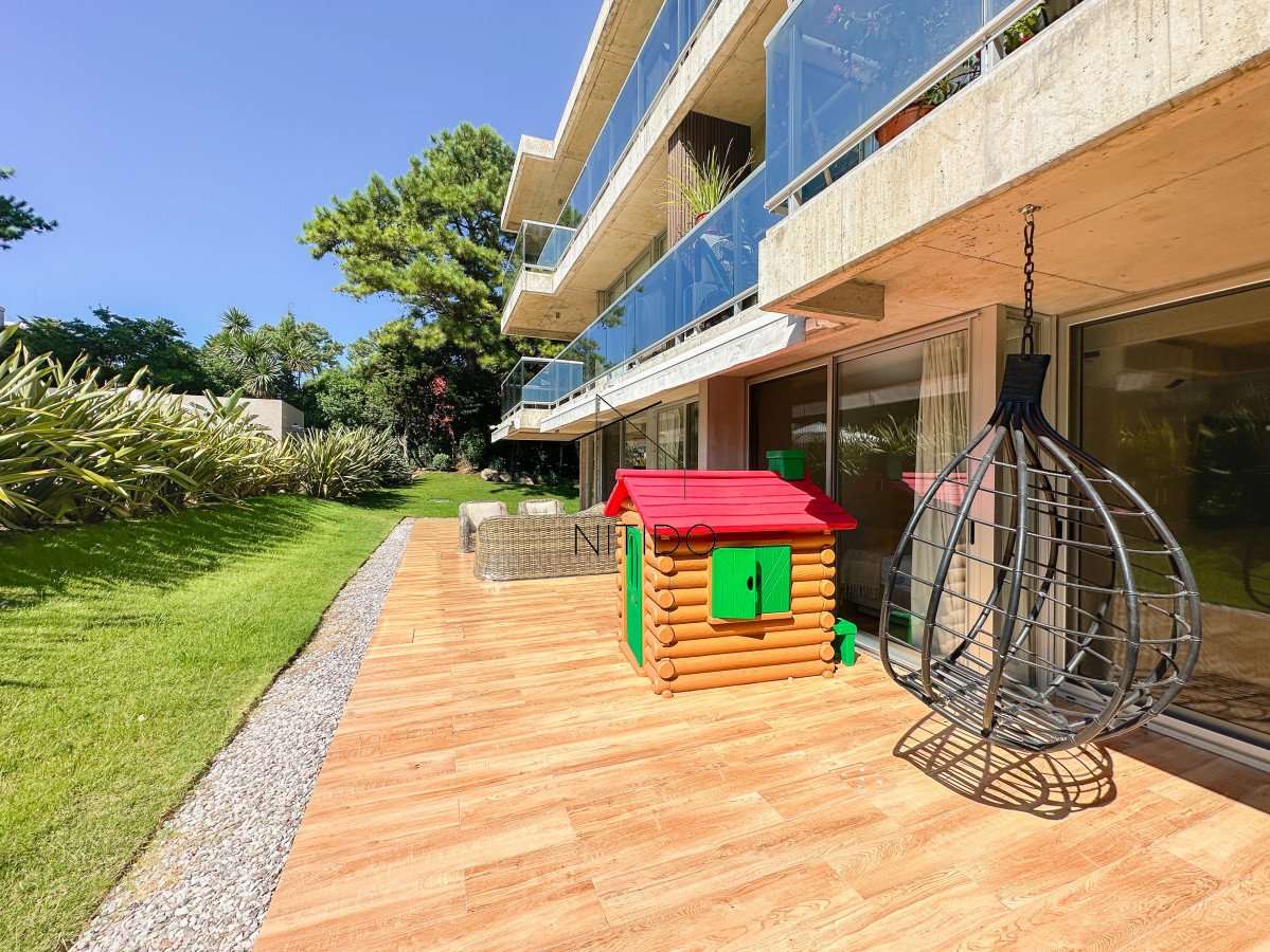 Apartamento ID.125 - Apartamento en Mansa, 3 dormitorios, patio y parrillero