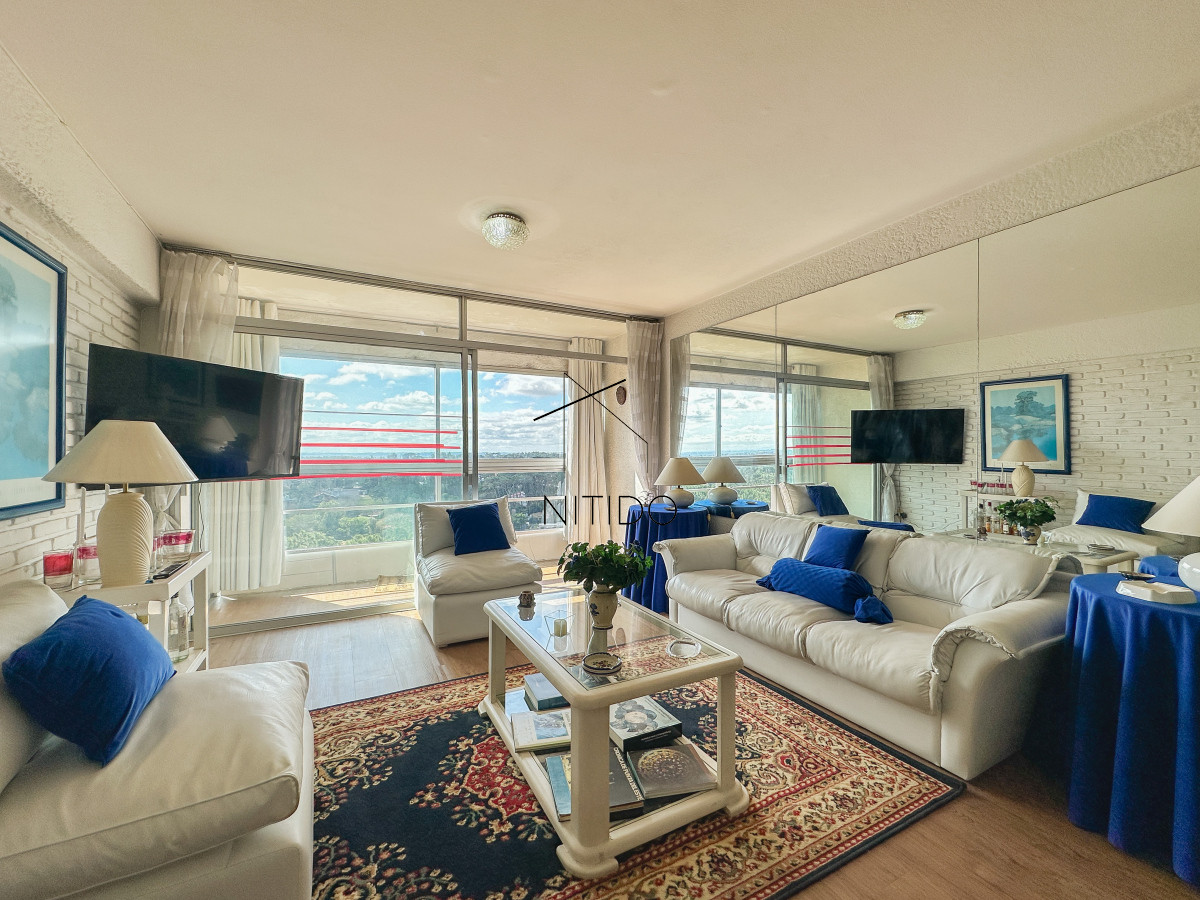 Apartamento ID.134 - Apartamento en Roosevelt, piso alto de 2 dormitorios