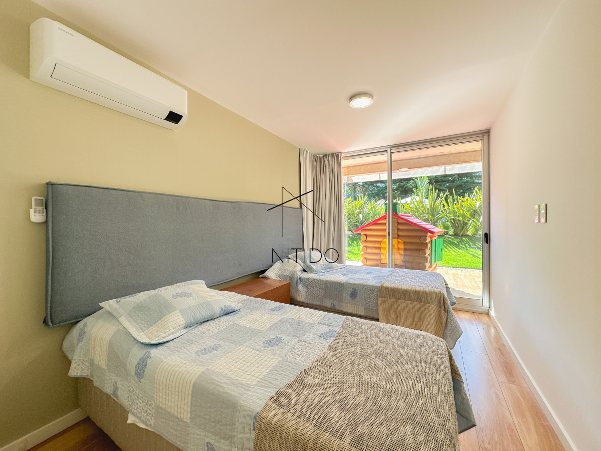 Apartamento ID.125 - Apartamento en Mansa, 3 dormitorios, patio y parrillero