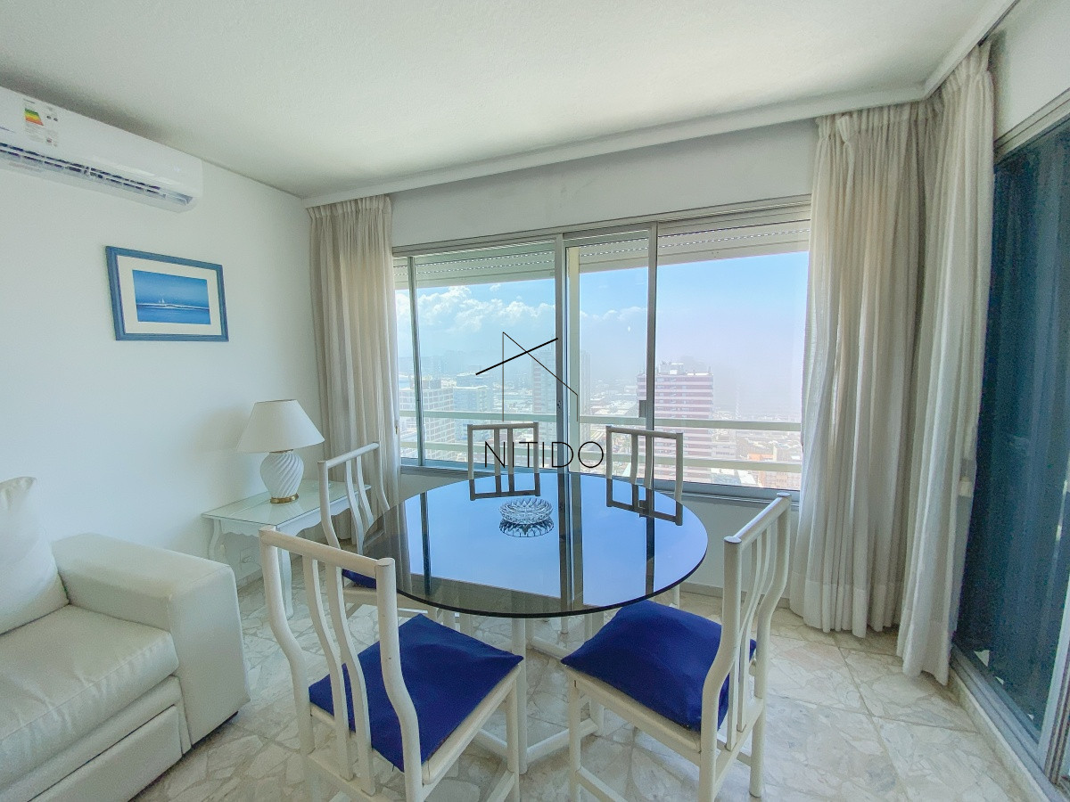 Apartamento ID.104 - Piso alto en Península, 2 dormitorios con vista al mar
