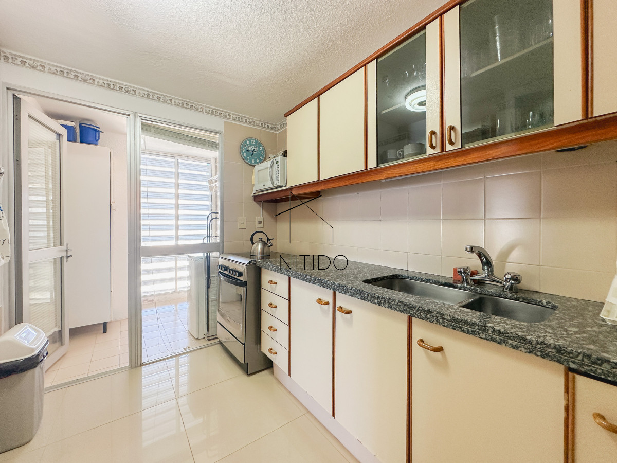 Apartamento ID.129 - Apartamento en Brava, piso alto, 2 dormitorios más dependencia