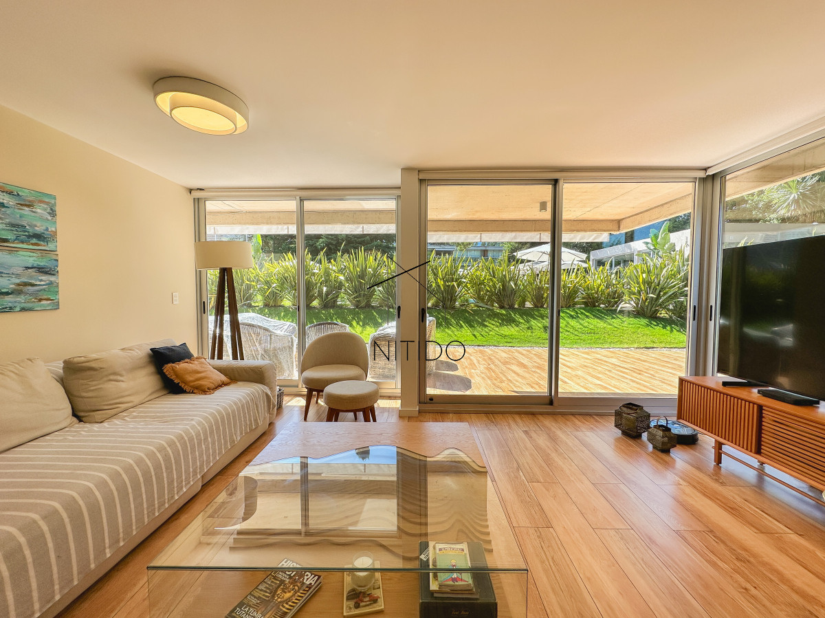 Apartamento ID.125 - Apartamento en Mansa, 3 dormitorios, patio y parrillero