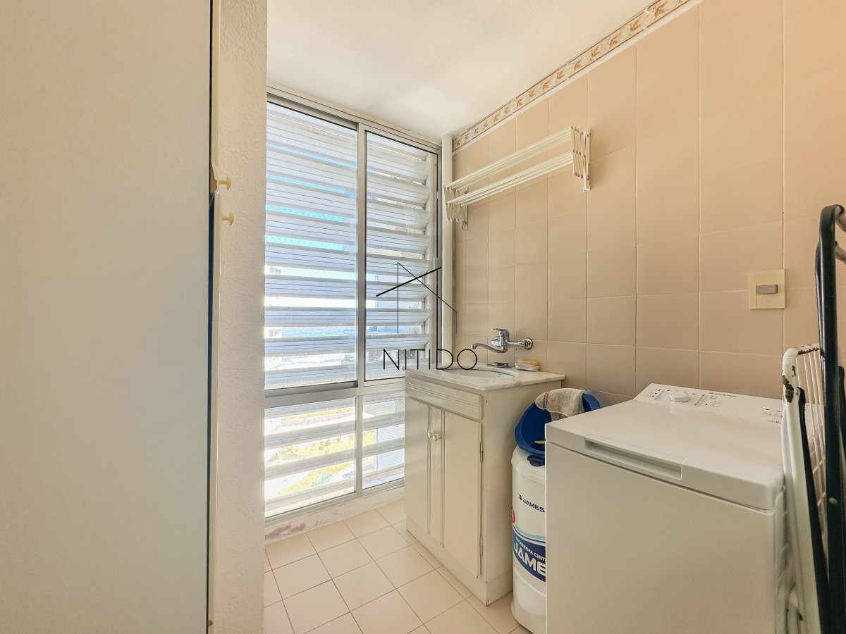 Apartamento ID.129 - Apartamento en Brava, piso alto, 2 dormitorios más dependencia