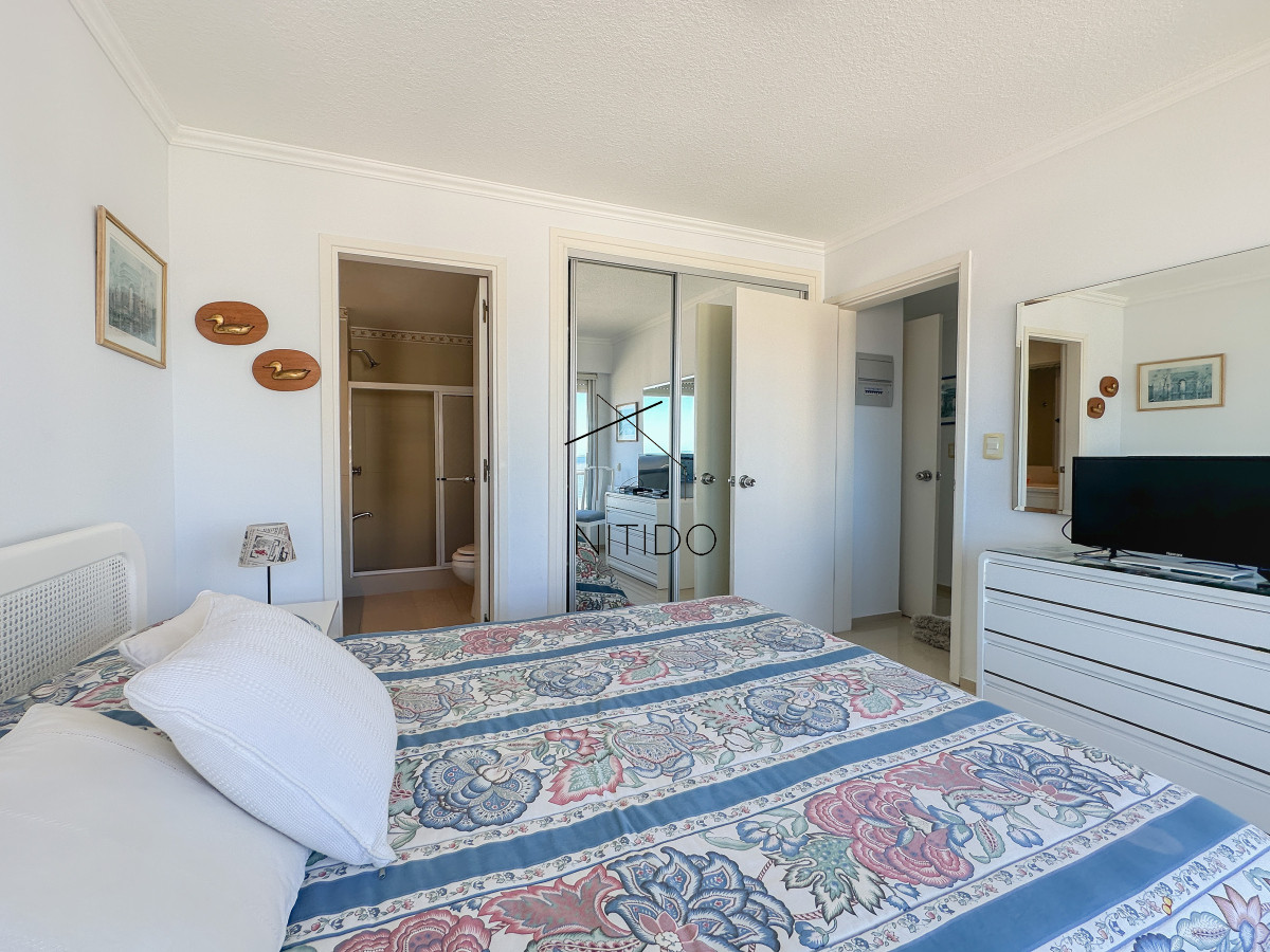Apartamento ID.129 - Apartamento en Brava, piso alto, 2 dormitorios más dependencia