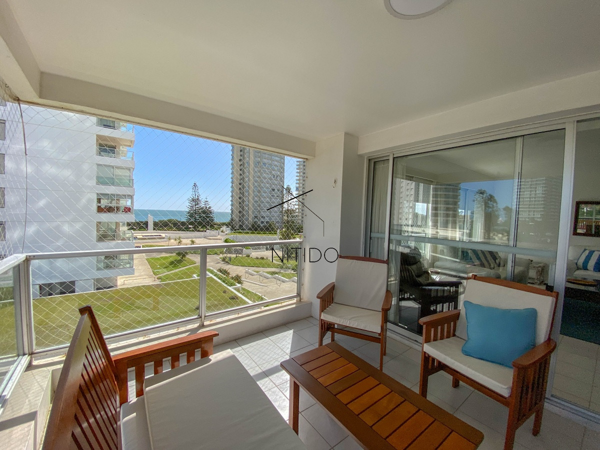 Apartamento ID.279 - Mansa, apartamento en primera linea de 3 dormitorios mas dependencia