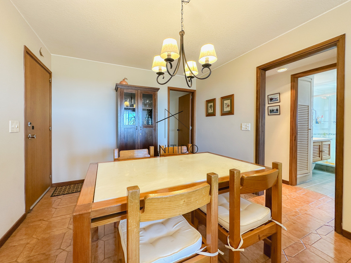 Apartamento ID.297 - Apartamento en Roosevelt, piso alto, 2 dormitorios más dependencia