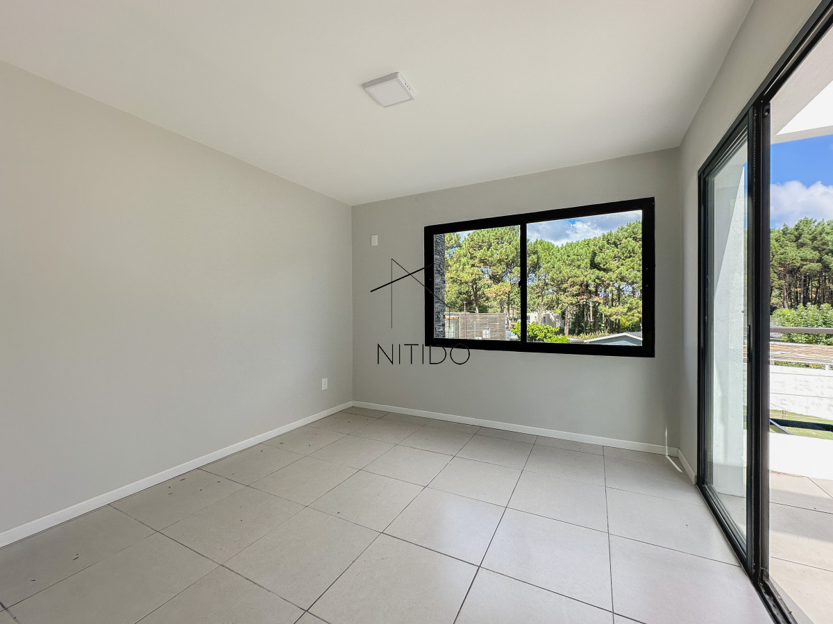 Casa ID.98 - Oportunidad en Parque Burnett, casa de 3 dormitorios y 3 baños
