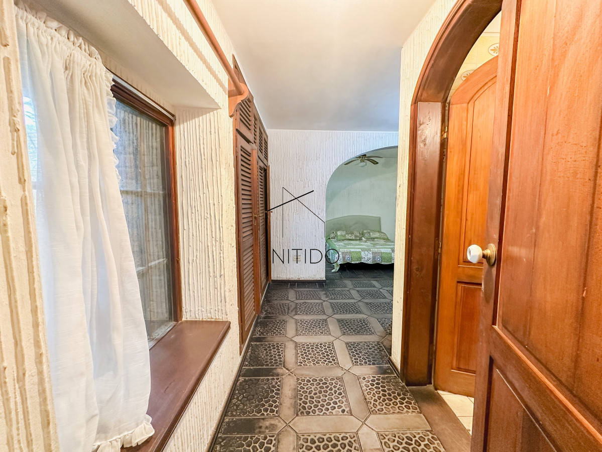 Casa ID.99 - Hermosa casa en Lugano, 4 dormitorios más dependencia