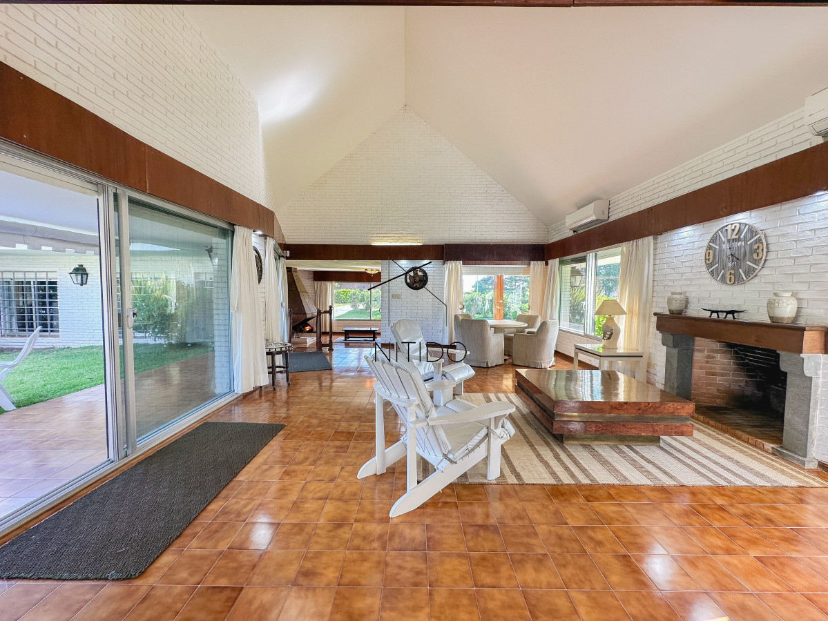 Casa ID.100 - Casa en Mansa, 3 dormitorios y servicio