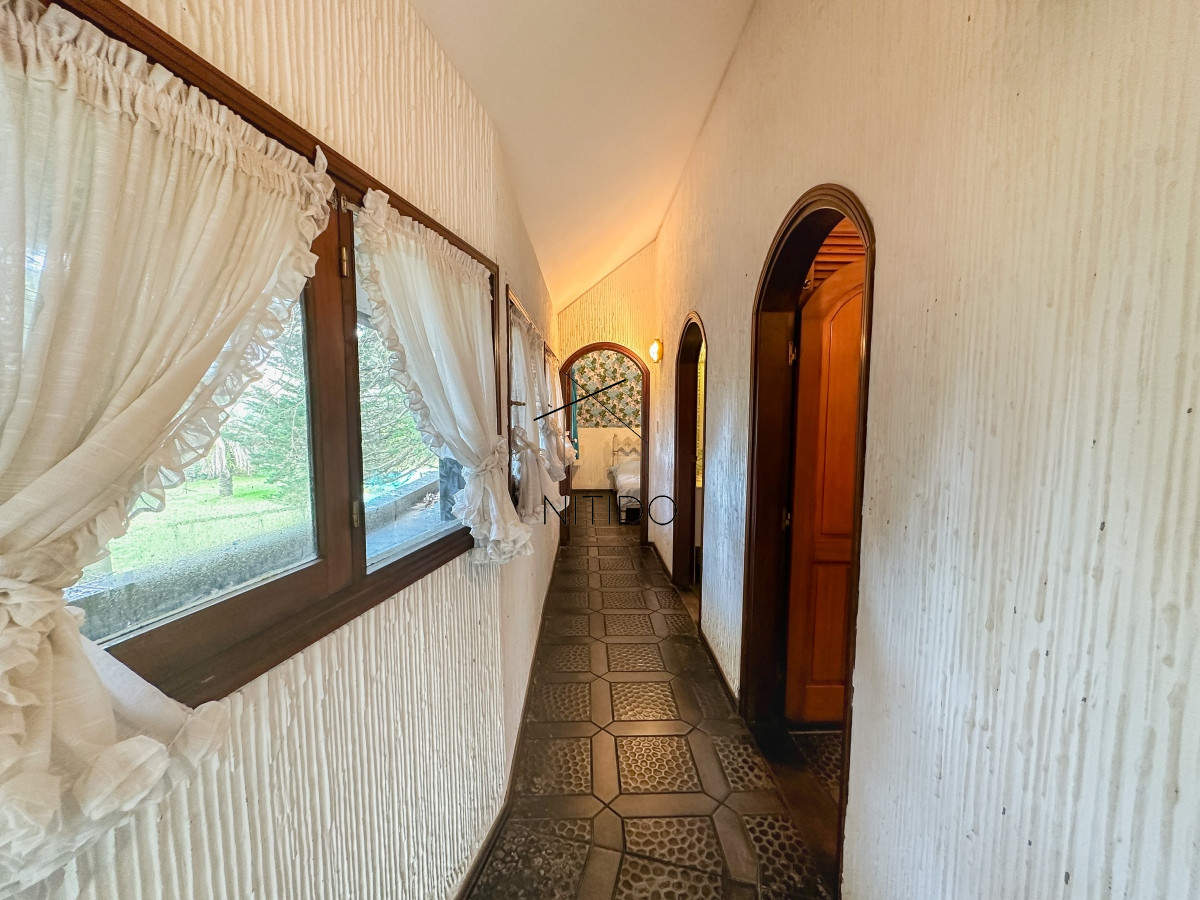 Casa ID.99 - Hermosa casa en Lugano, 4 dormitorios más dependencia