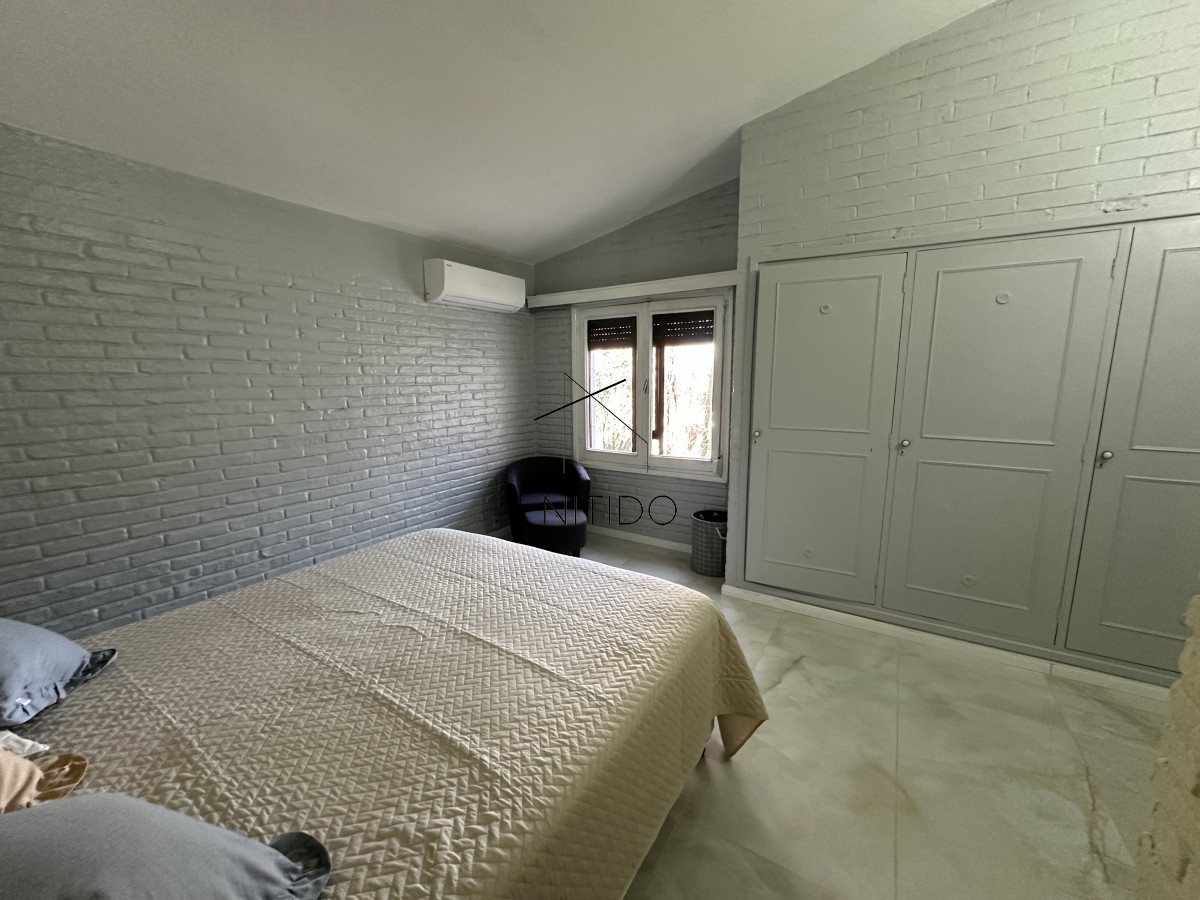 Casa ID.250 - Casa en Mansa, 3 dormitorios mas dependencia y piscina