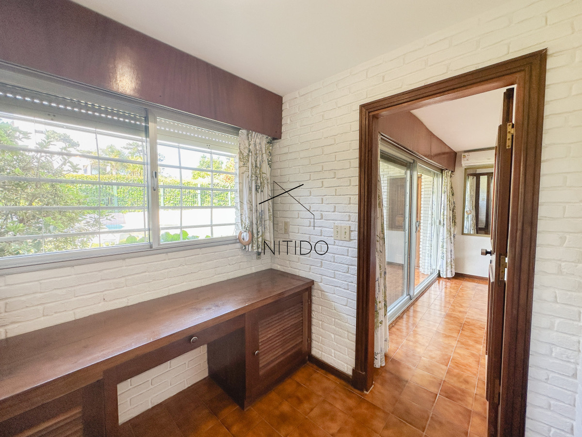 Casa ID.100 - Casa en Mansa, 3 dormitorios y servicio
