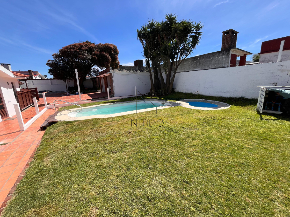 Casa ID.250 - Casa en Mansa, 3 dormitorios mas dependencia y piscina