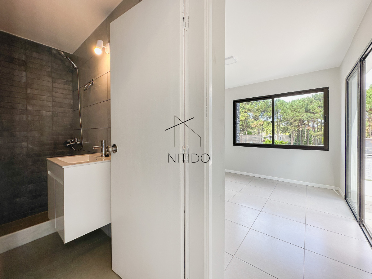 Casa ID.98 - Oportunidad en Parque Burnett, casa de 3 dormitorios y 3 baños