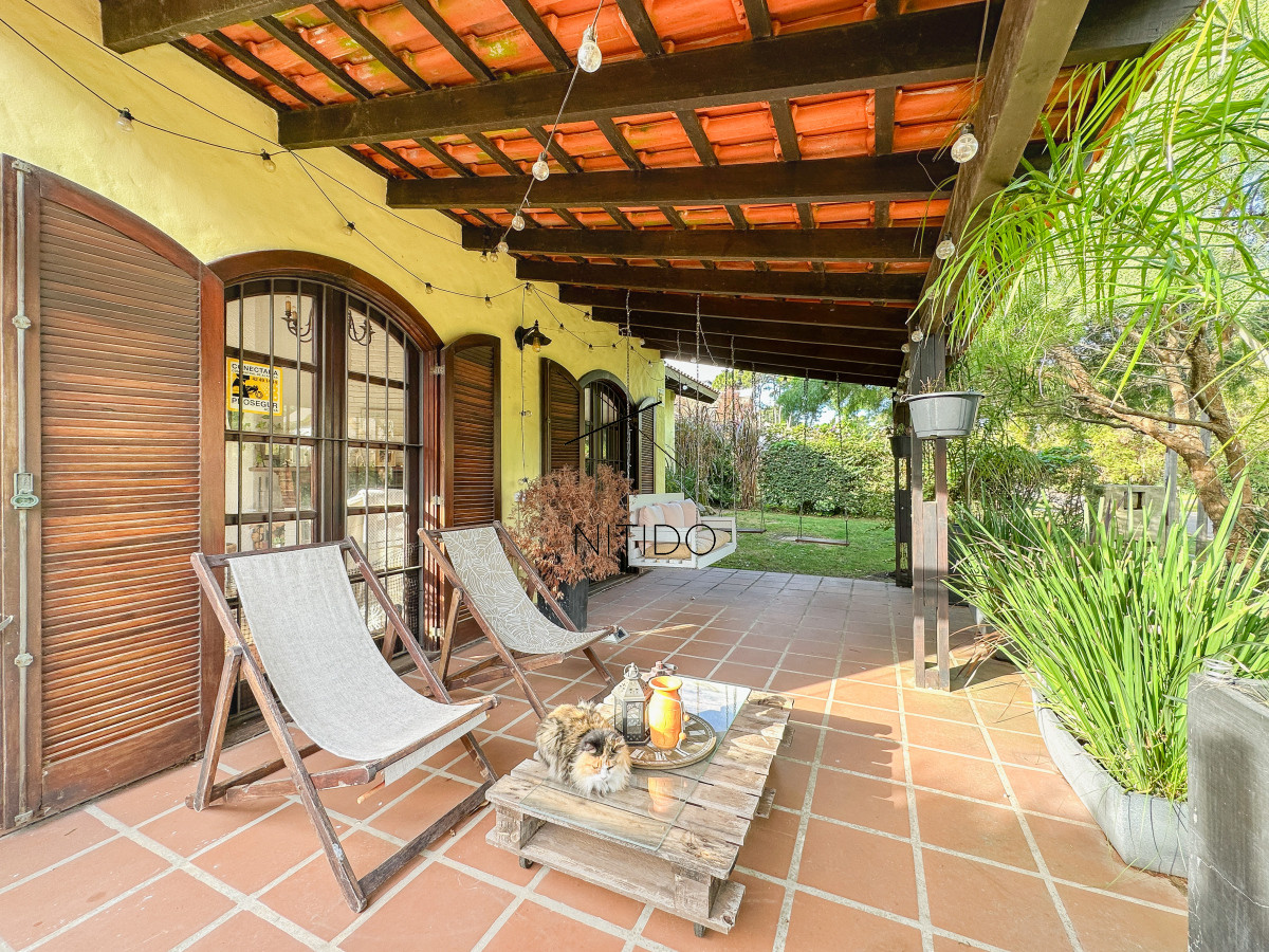 Casa ID.720 - Casa en Pinares, 3 dormitorios más dependencia