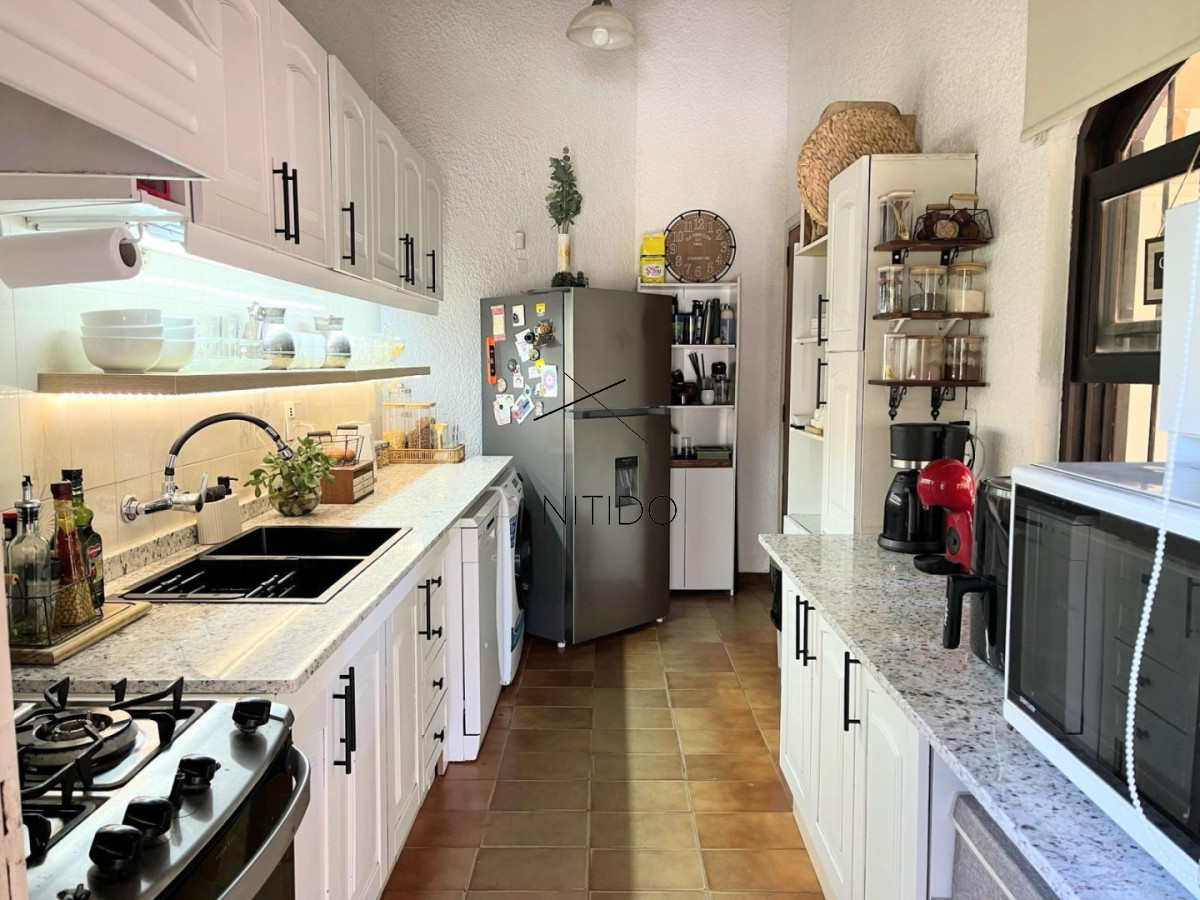 Casa ID.720 - Casa en Pinares, 3 dormitorios más dependencia