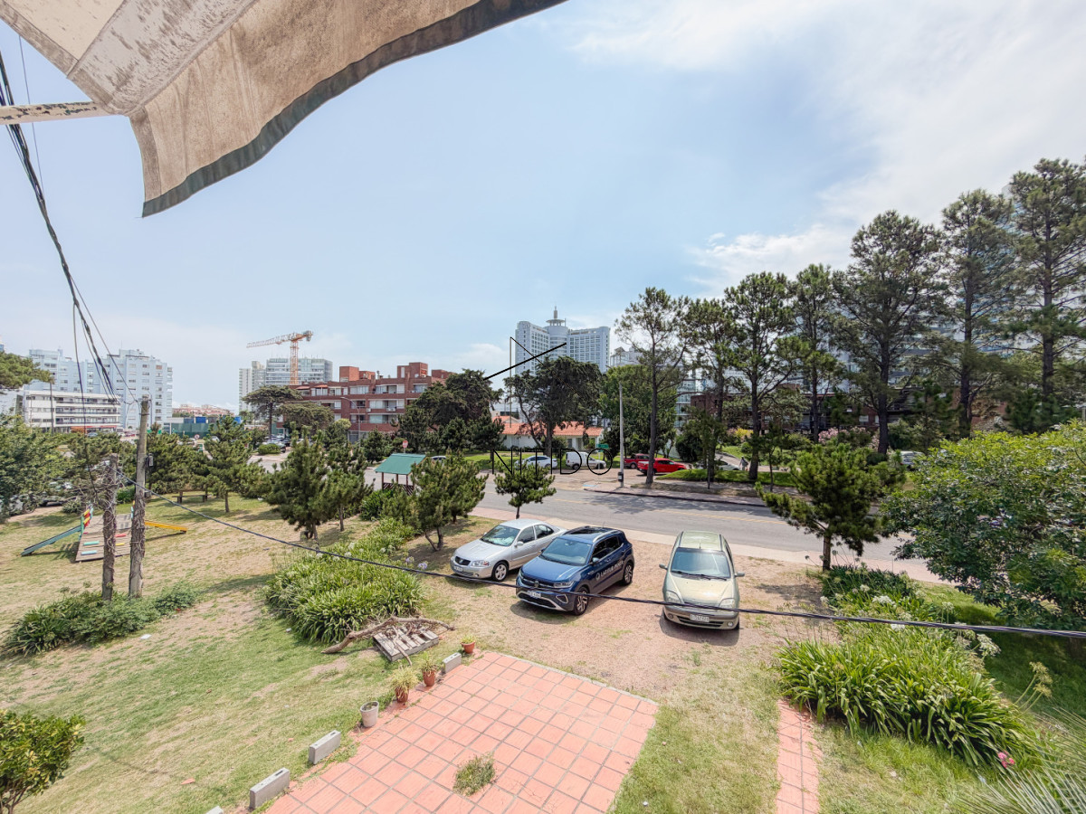 Casa ID.629 - Dúplex en Av Italia - Punta del Este, 4 dormitorios