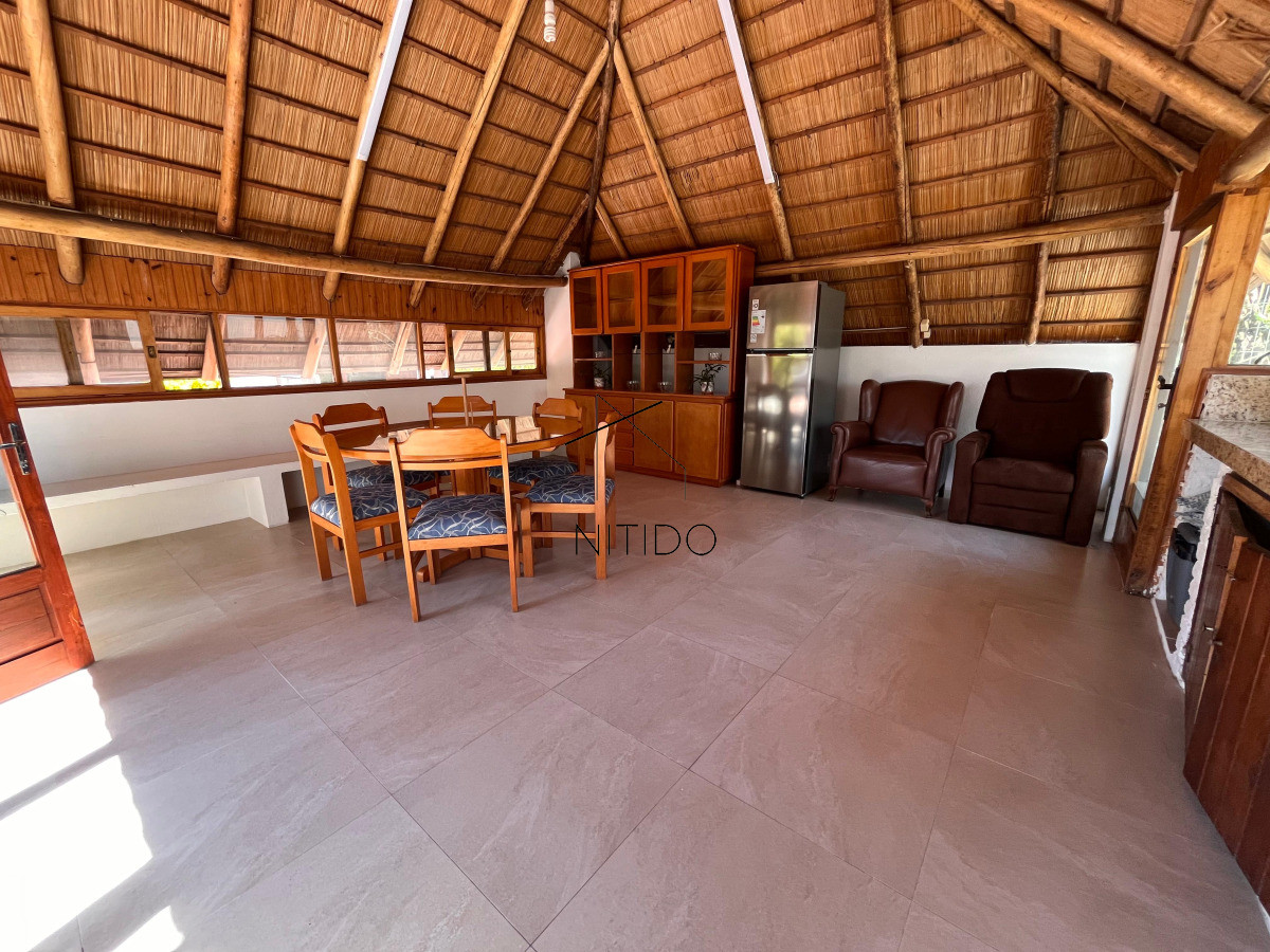 Casa ID.250 - Casa en Mansa, 3 dormitorios mas dependencia y piscina