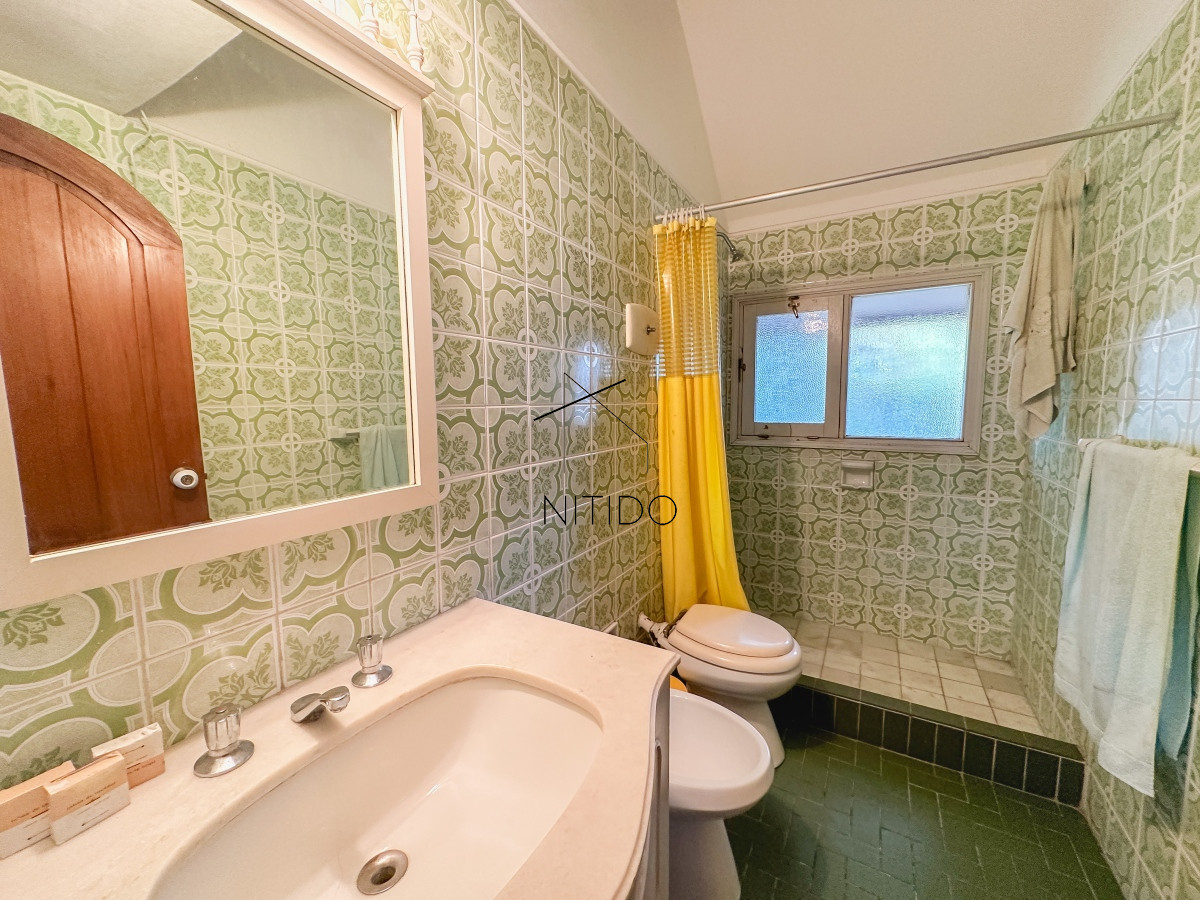 Casa ID.99 - Hermosa casa en Lugano, 4 dormitorios más dependencia