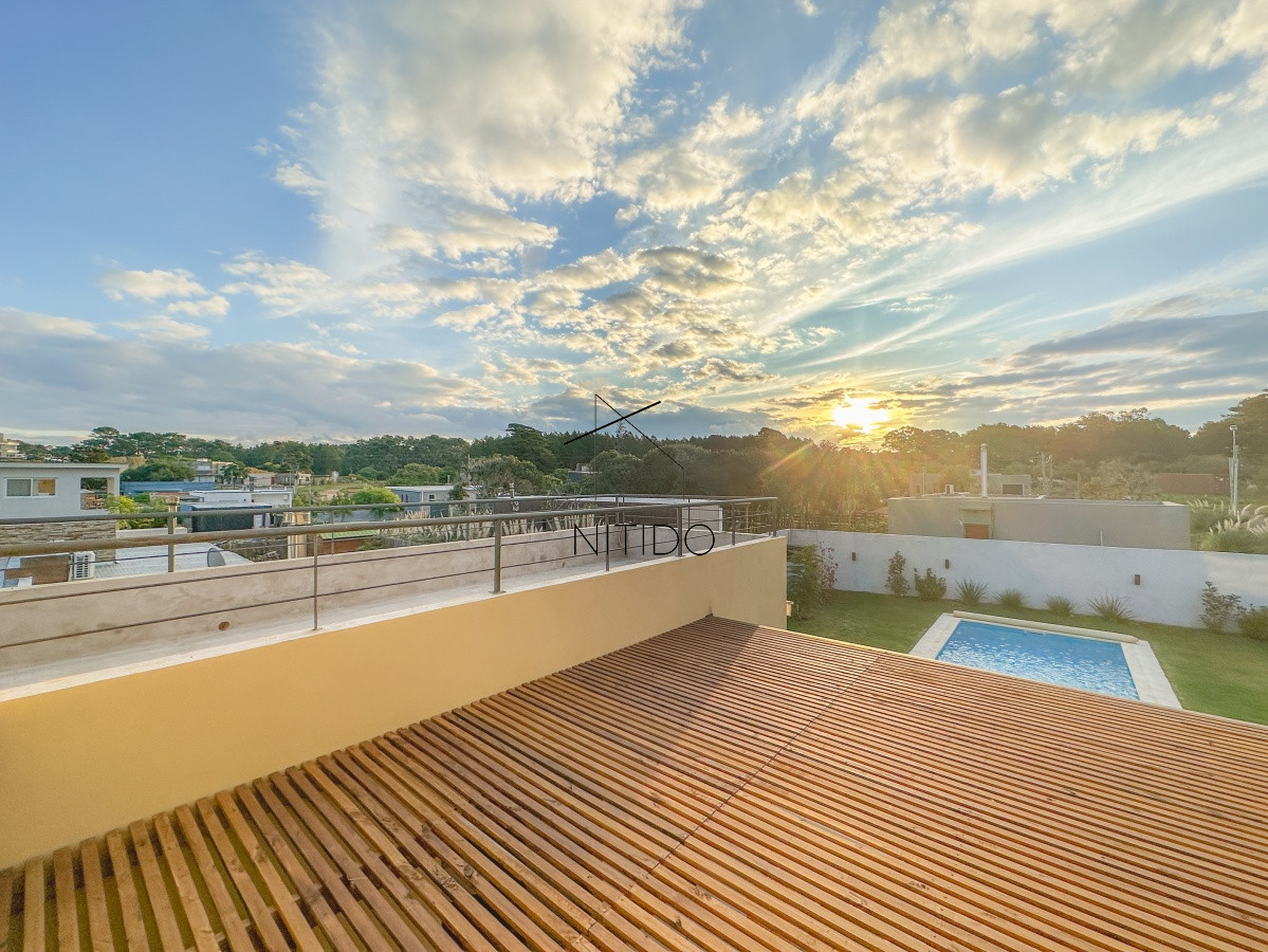 Casa ID.97 - Casa con vista a Laguna del Diario, 3 dormitorios más dependencia y piscina
