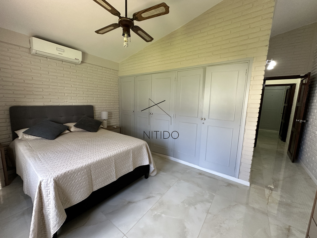 Casa ID.250 - Casa en Mansa, 3 dormitorios mas dependencia y piscina