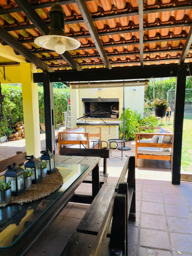 Casa ID.720 - Casa en Pinares, 3 dormitorios más dependencia