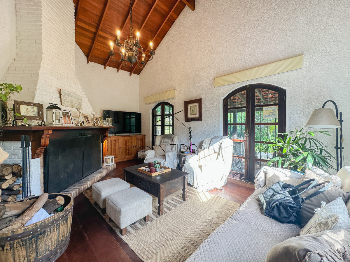 Casa ID.720 - Casa en Pinares, 3 dormitorios más dependencia