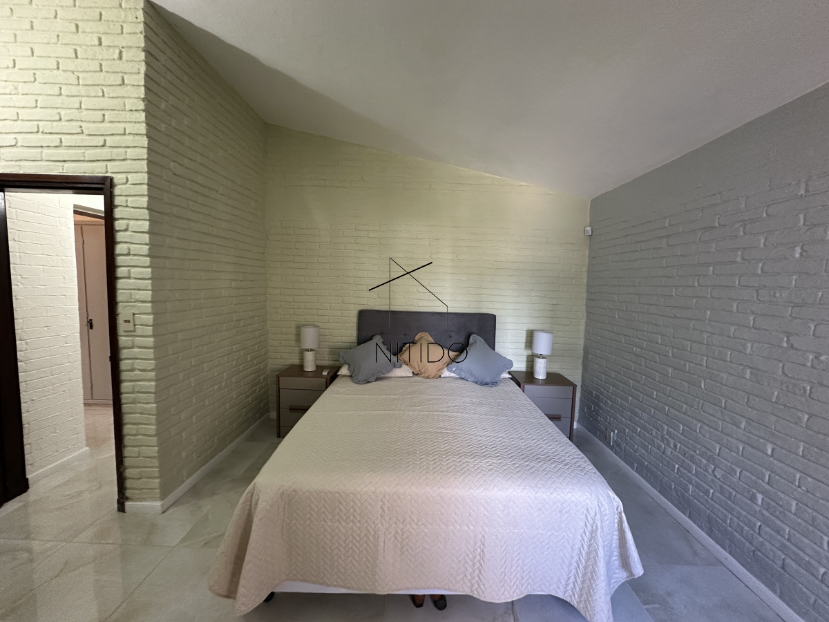 Casa ID.250 - Casa en Mansa, 3 dormitorios mas dependencia y piscina