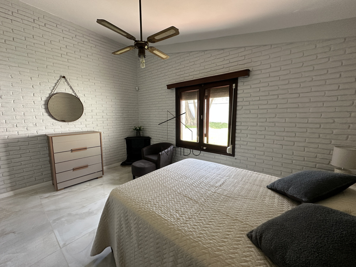 Casa ID.250 - Casa en Mansa, 3 dormitorios mas dependencia y piscina