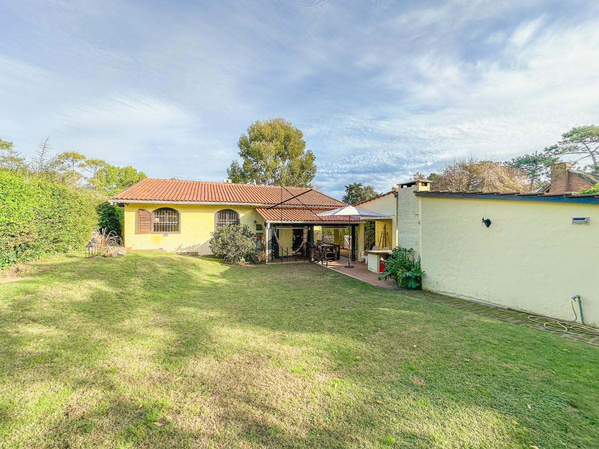 Casa ID.720 - Casa en Pinares, 3 dormitorios más dependencia