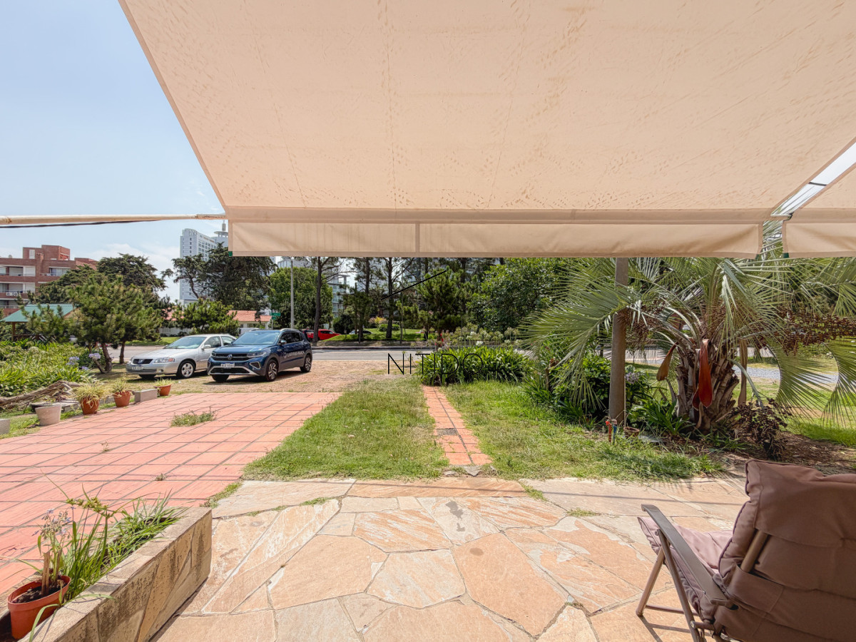 Casa ID.629 - Dúplex en Av Italia - Punta del Este, 4 dormitorios