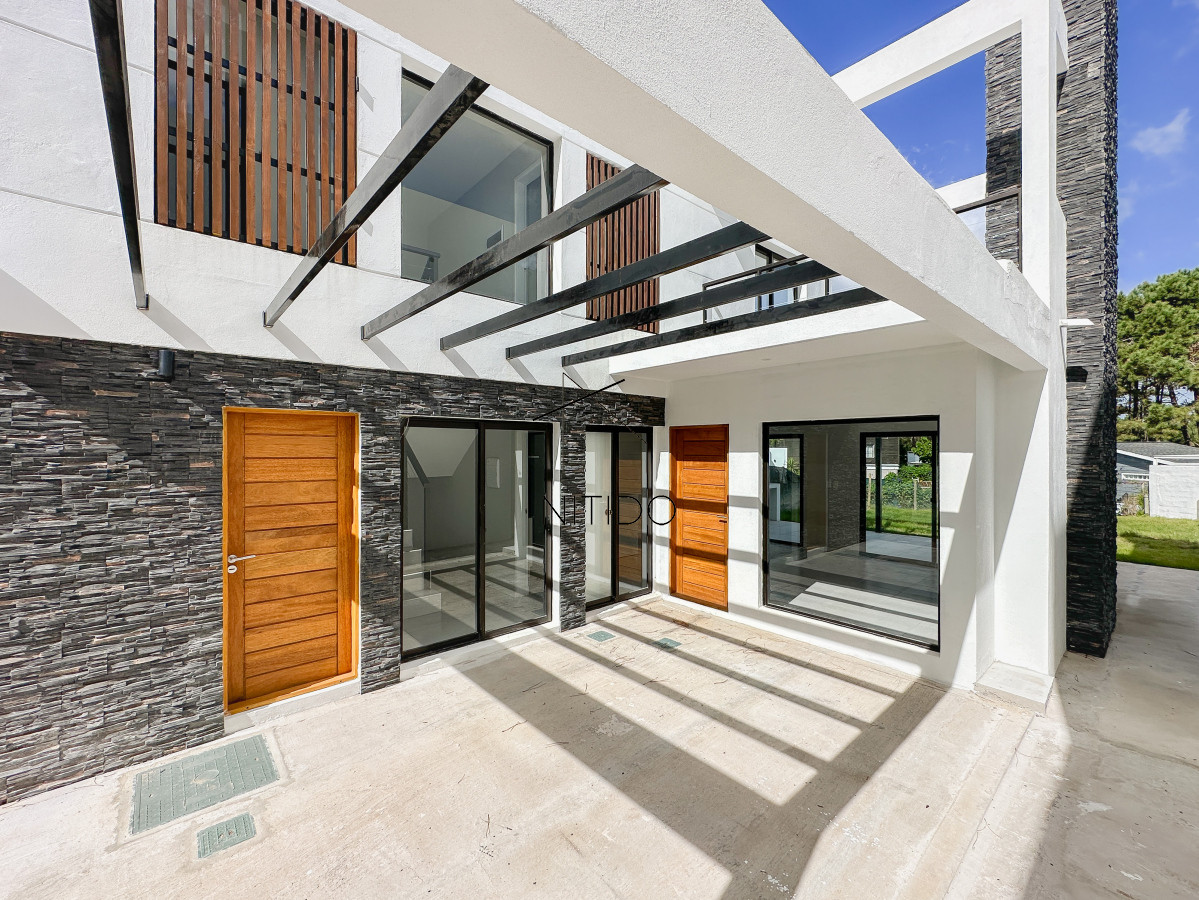 Casa ID.98 - Oportunidad en Parque Burnett, casa de 3 dormitorios y 3 baños