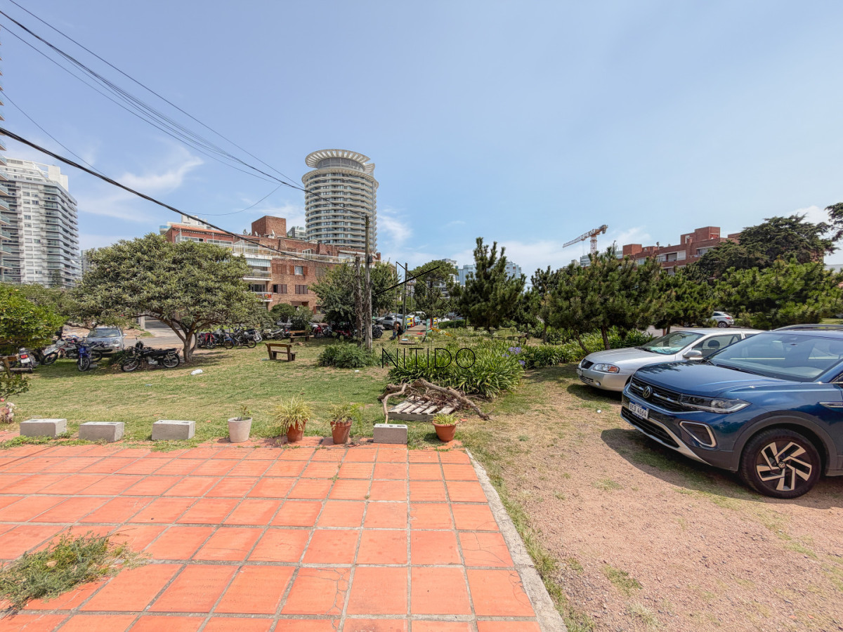 Casa ID.629 - Dúplex en Av Italia - Punta del Este, 4 dormitorios