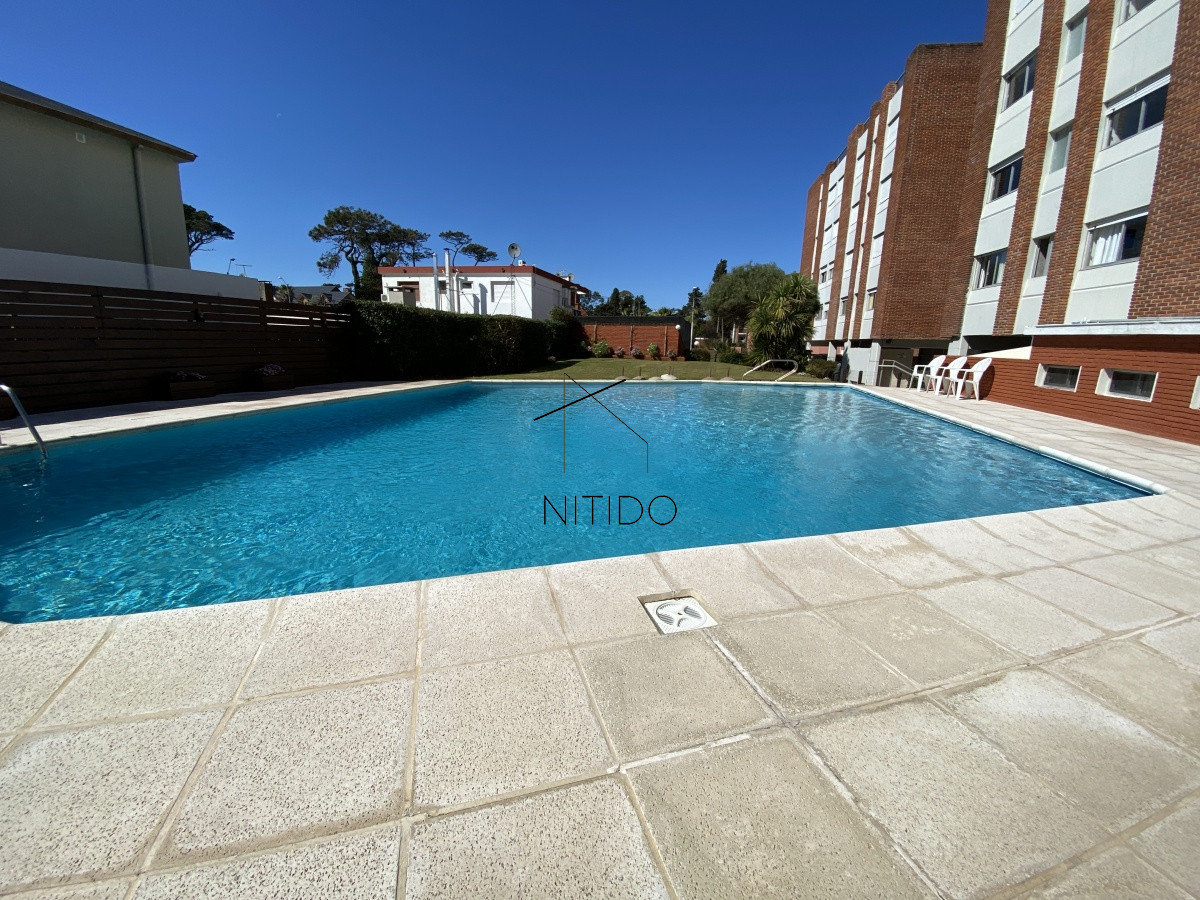 Apartamento ID.130 - Apartamento en Mansa, 3 dormitorios y parrillero