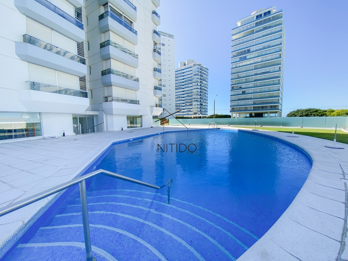 Apartamento ID.129 - Apartamento en Brava, piso alto, 2 dormitorios más dependencia