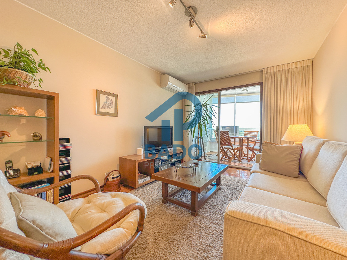 Apartamento ID.58 - Apartamento en Roosevelt, piso alto, 2 dormitorios más dependencia