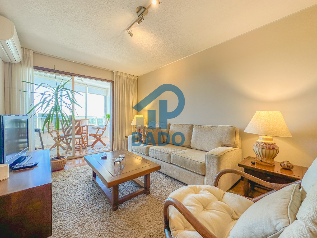 Apartamento ID.58 - Apartamento en Roosevelt, piso alto, 2 dormitorios más dependencia